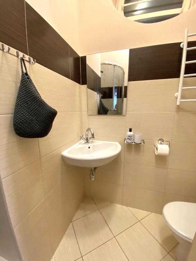 Family Apartment ลวีฟ ภายนอก รูปภาพ