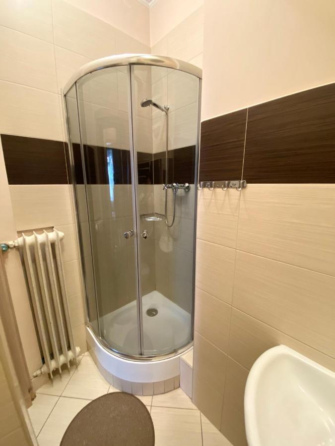 Family Apartment ลวีฟ ภายนอก รูปภาพ