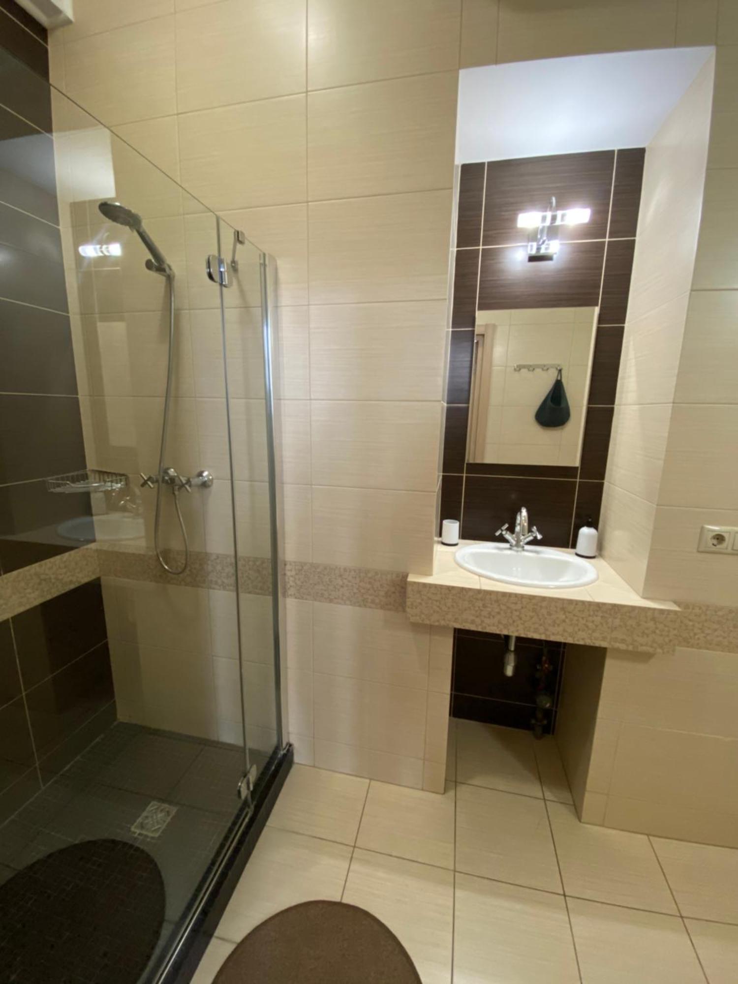 Family Apartment ลวีฟ ภายนอก รูปภาพ